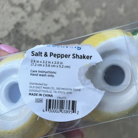 New lemon salt and pepper shakers - Picture 4 of 10